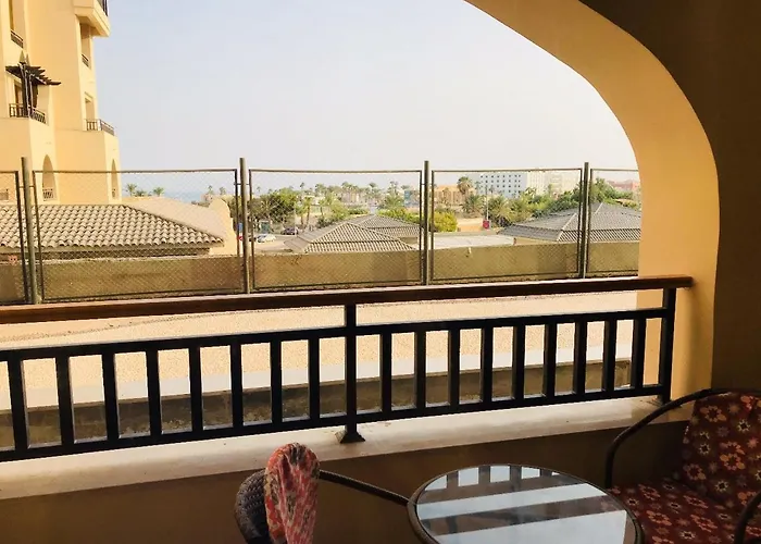In Aldau Heights شقة